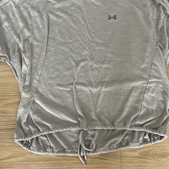 Light purple Under Armour cropped longsleeve active top (size small) - Picture 2 of 4